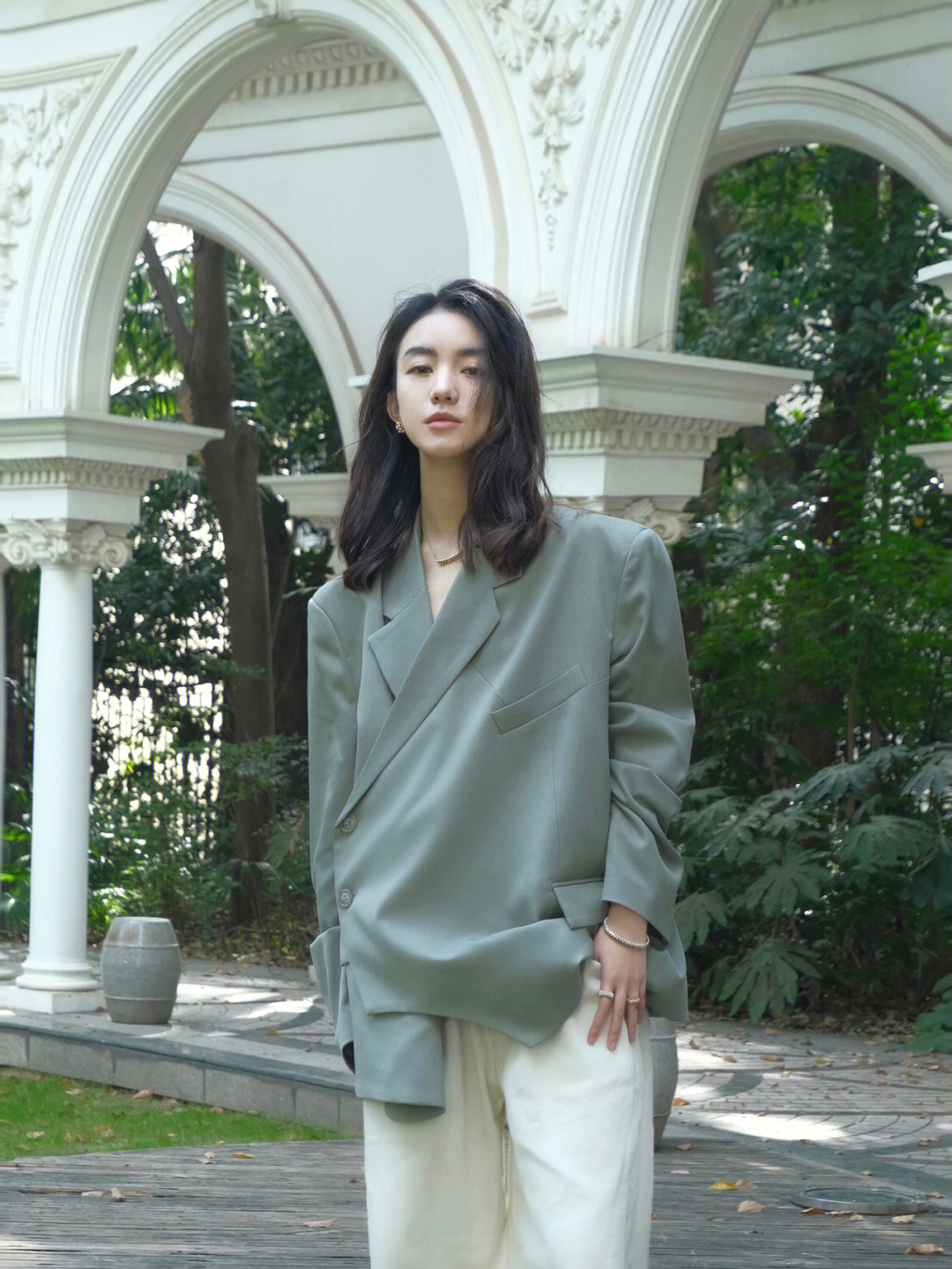 发型屋女生中长发图片_长发发型图片女2020最新款_长发发型图片女2021