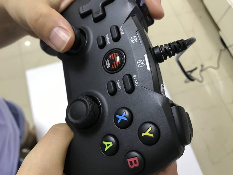 手柄导航键是哪个_手柄导航键自动打开steam_xbox360手柄的导航键