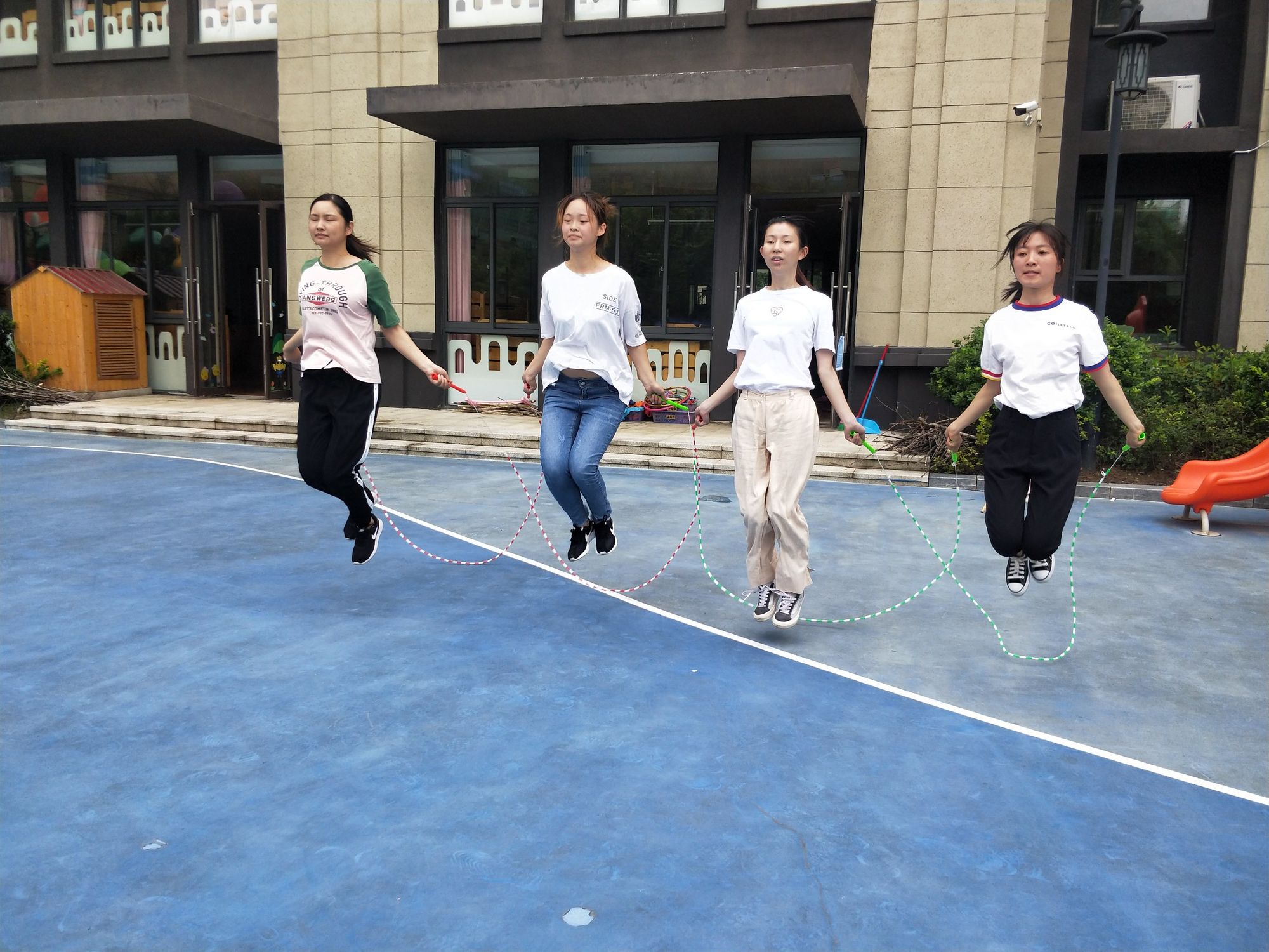 小学体育课游戏视频教程_大全体育课小学游戏有哪些_小学体育课游戏大全