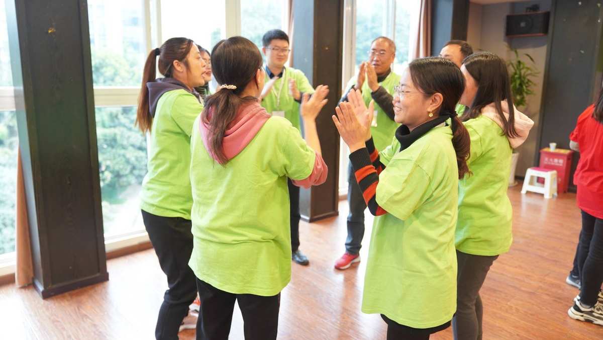 热身游戏_团体辅导热身游戏大全_团体咨询 热身游戏