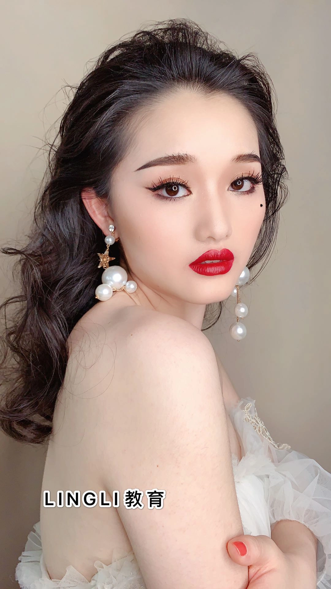 游戏美女化妆_真人美女化装游戏视频_真人美女化装游戏