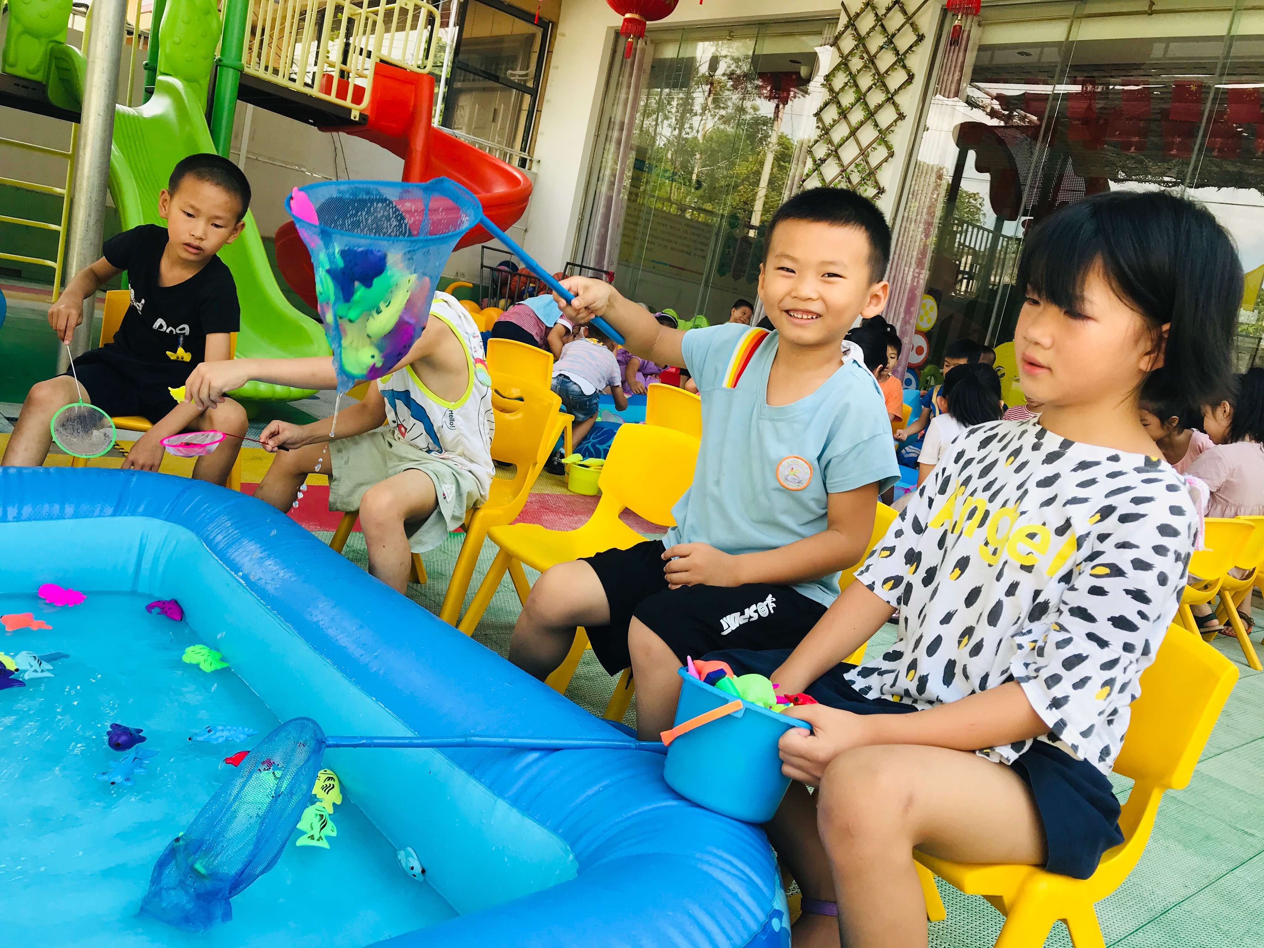 六一游园游戏活动视频_六一游园活动游戏_六一游园游戏活动反思