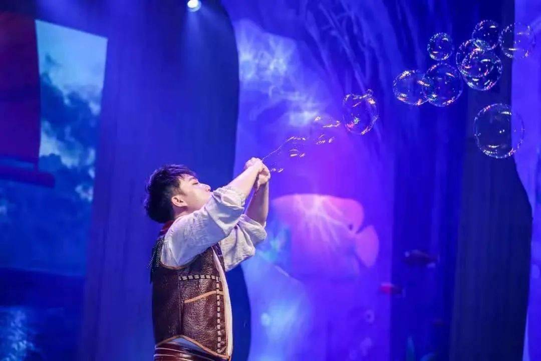 iPad养鱼游戏：室内海洋乐园里的奇特体验！