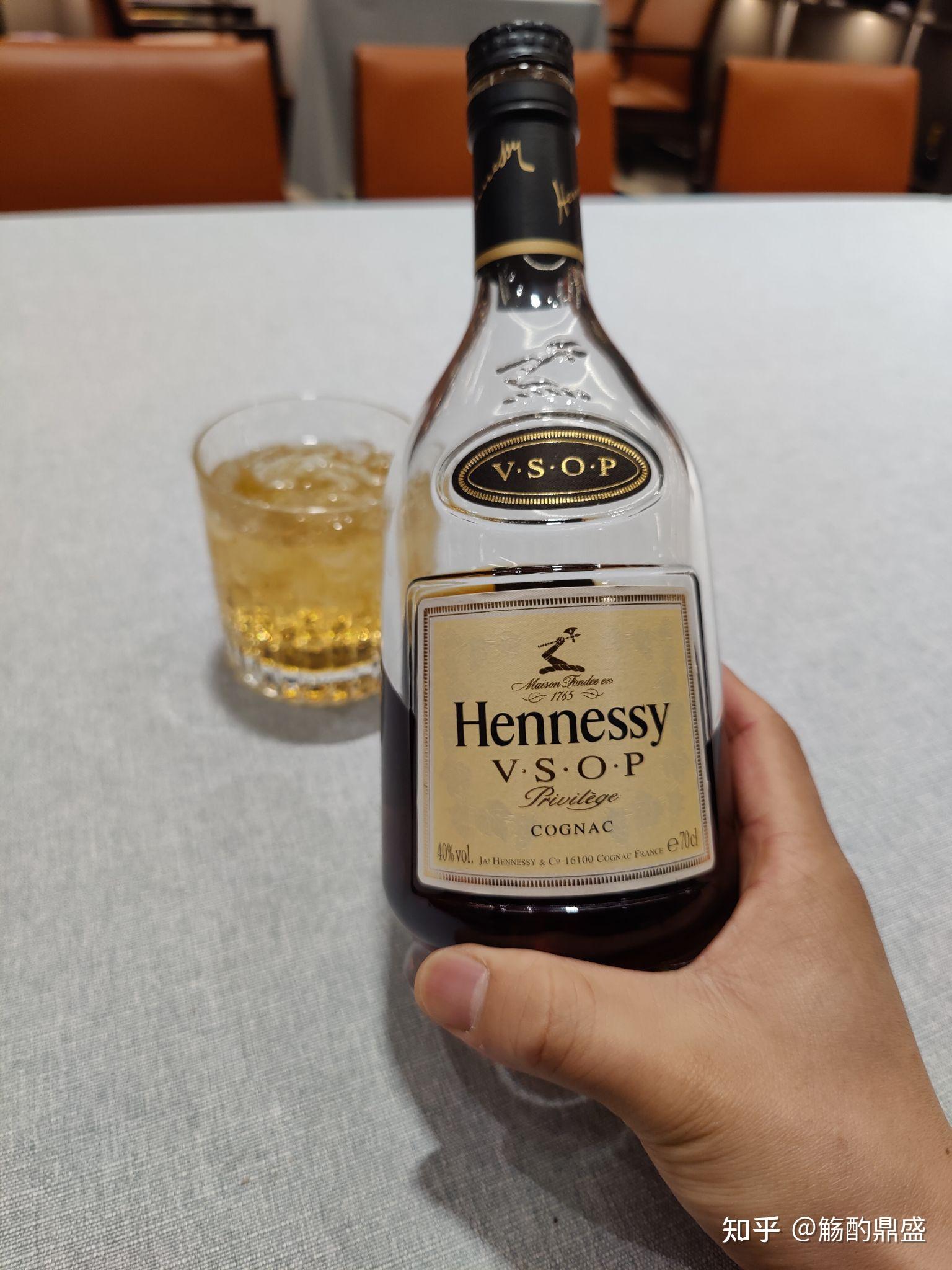 喝酒技巧酒桌套路_酒桌上怎么喝酒有气氛_酒桌喝酒技巧