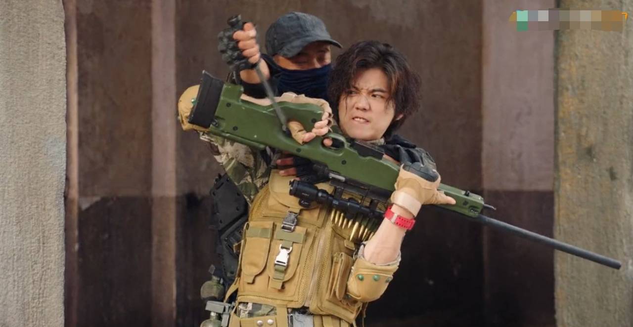 穿越火线真人_真人火线2_火线真人版