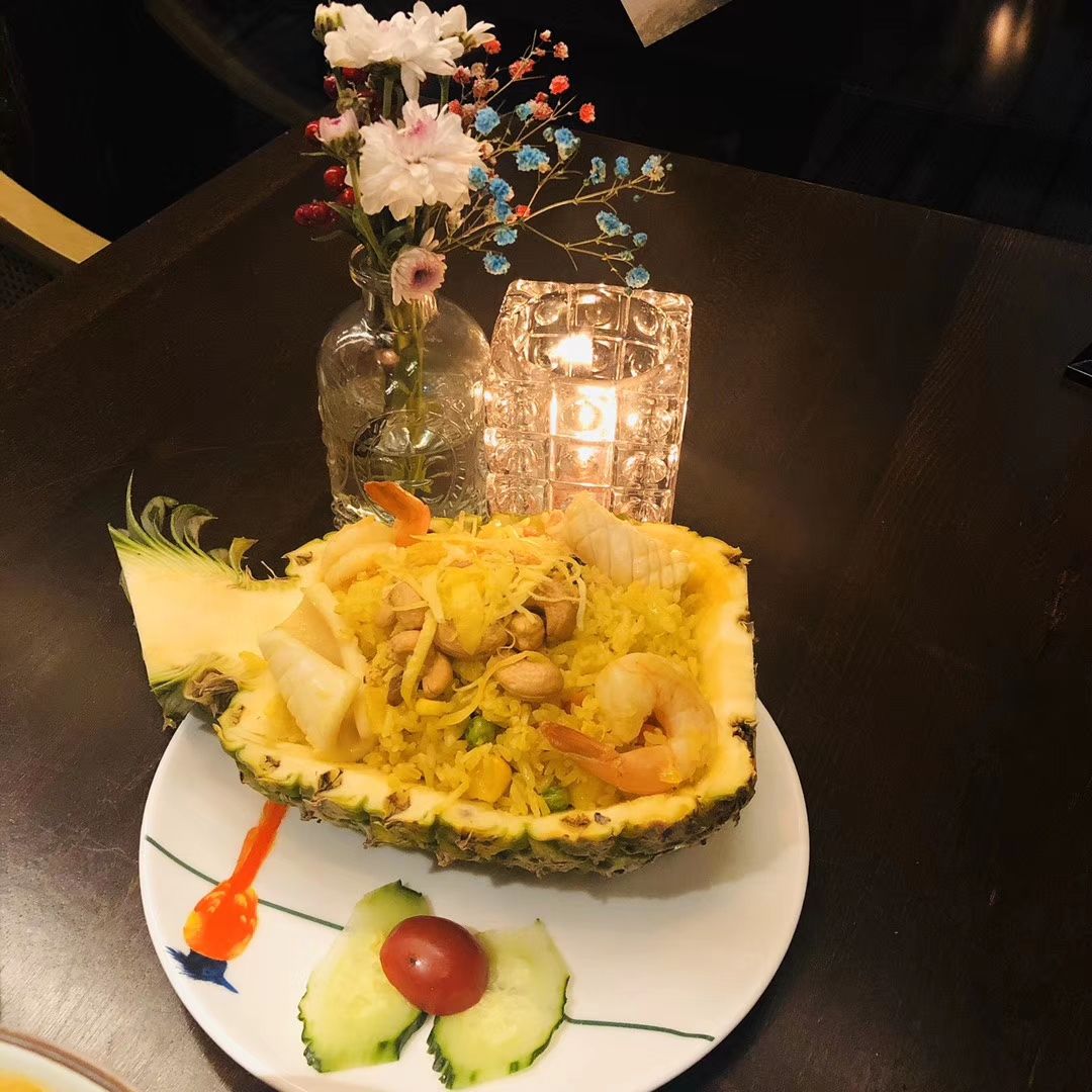 巴拿巴：乐观开朗，酒吧新星