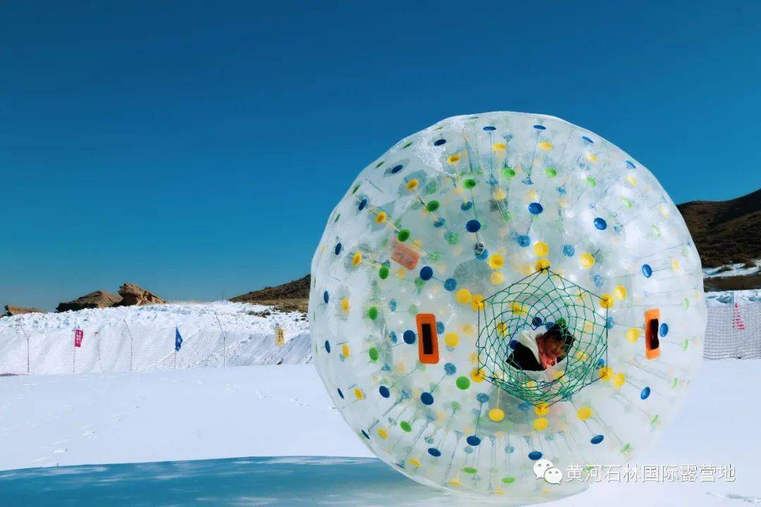 海绵宝宝冬日滑雪，海底世界银装素裹