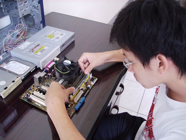 模拟器装机械硬盘好吗_模拟器装机械还是固态_装机模拟器