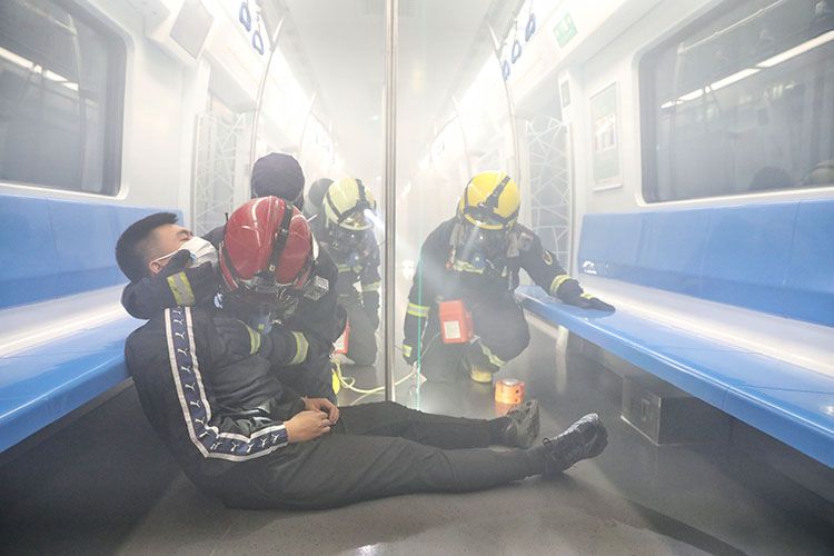 地铁逃生科技，实时监控保护你
