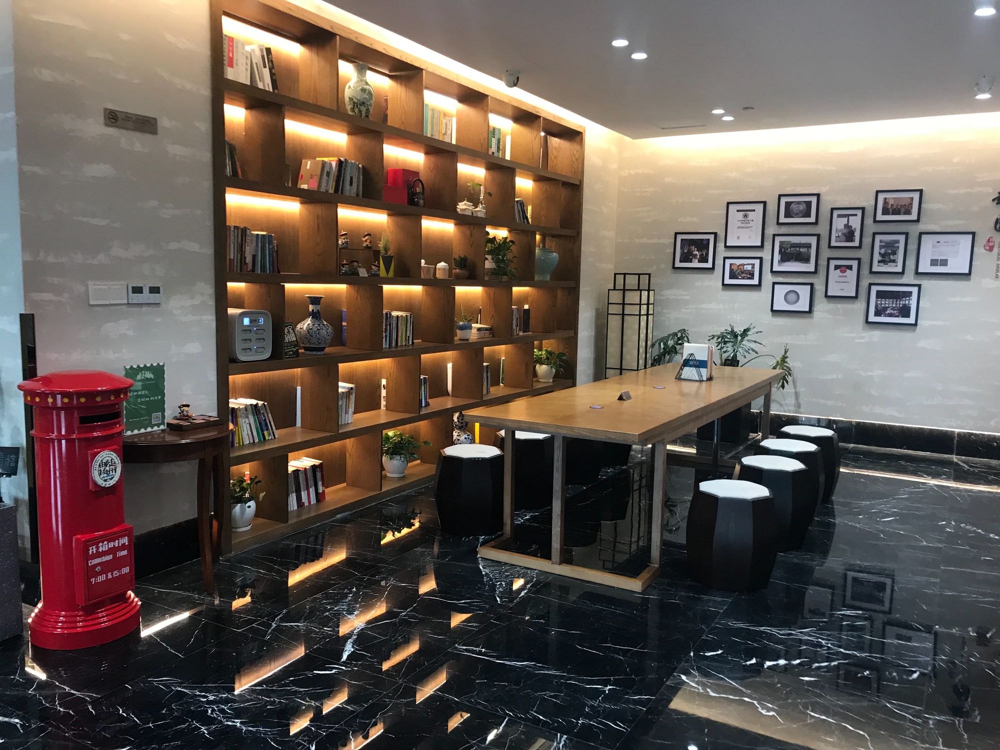 西湖地区最具特色，一起来感受鸣沙客栈的独特魅力