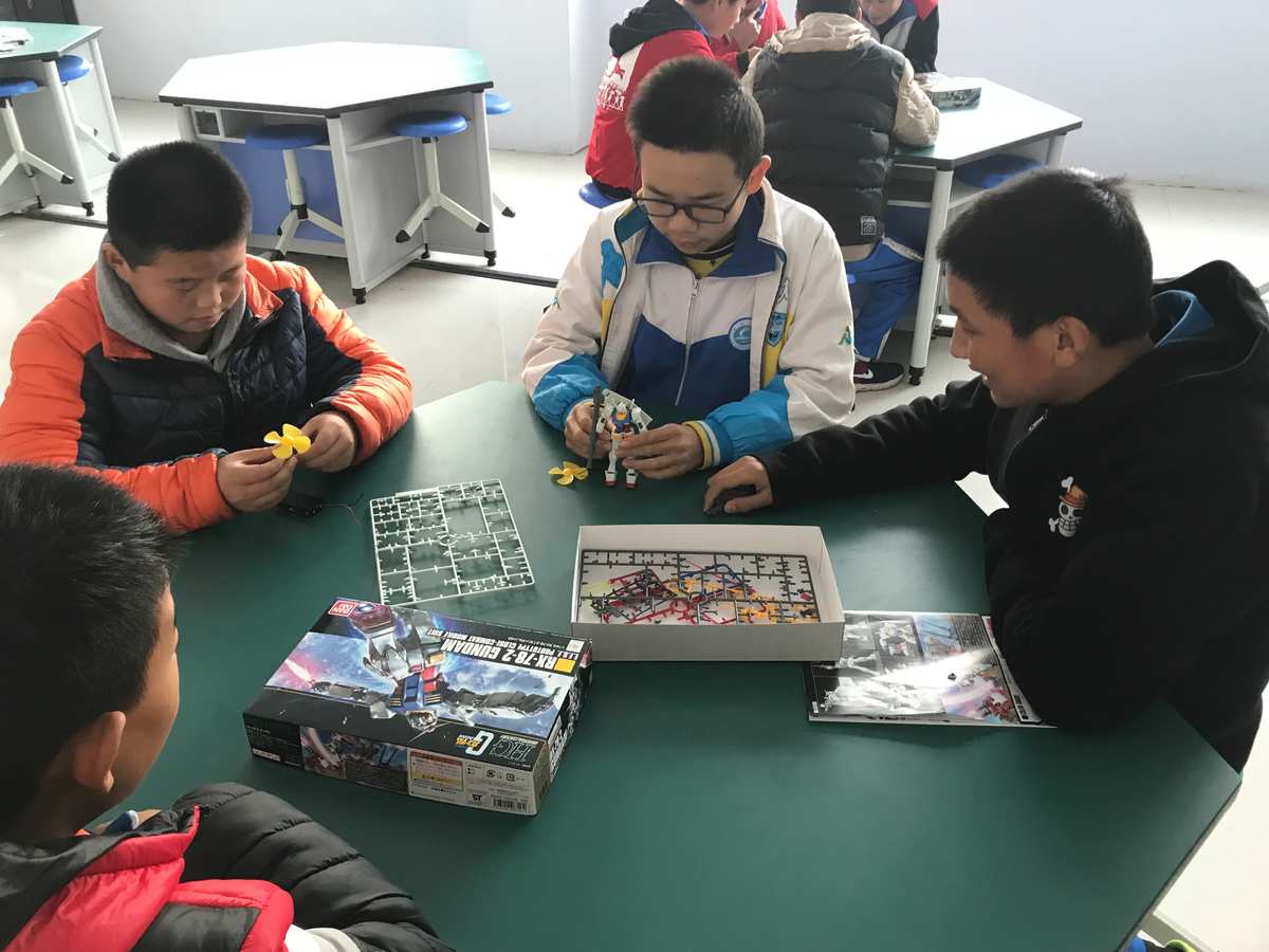 个性风采，关注学生，中安教育引领潮流