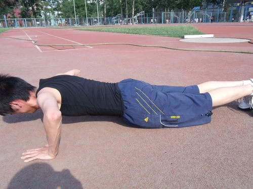 可以玩男生腹肌的游戏_男生腹肌玩游戏可以瘦吗_游戏中男生的腹肌