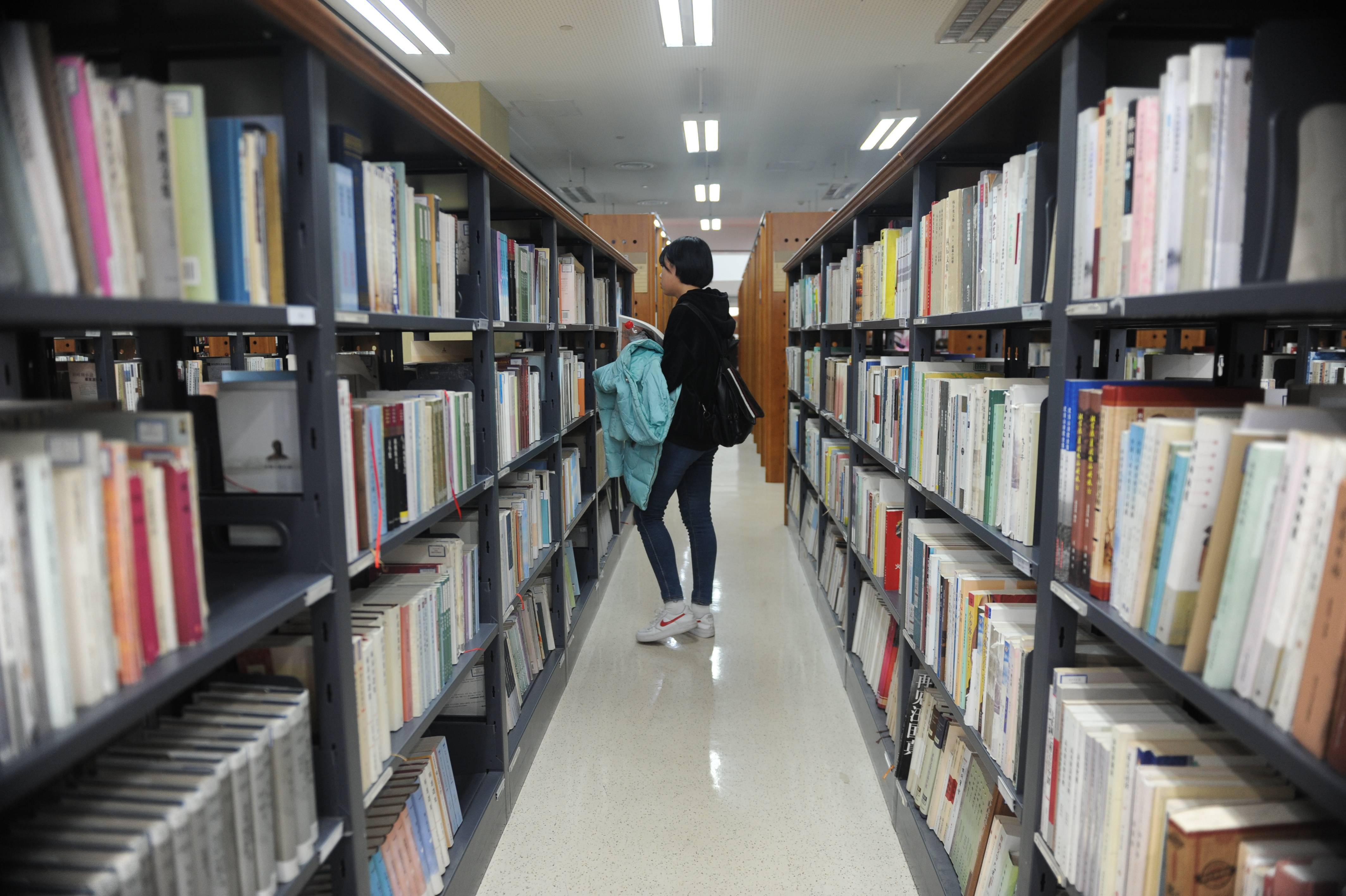 肖春生发现晓梅是图书馆女孩_图书馆女孩_图书馆女孩直到纯净的你