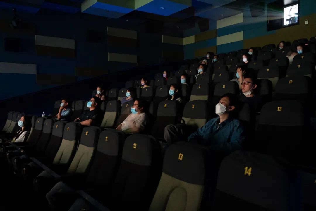 影院儿童购票标准_影院电影放映机_急速影院