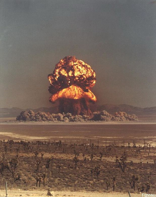 核弹爆炸的游戏_手机游戏核弹爆炸游戏_游戏爆炸核弹手机能玩吗