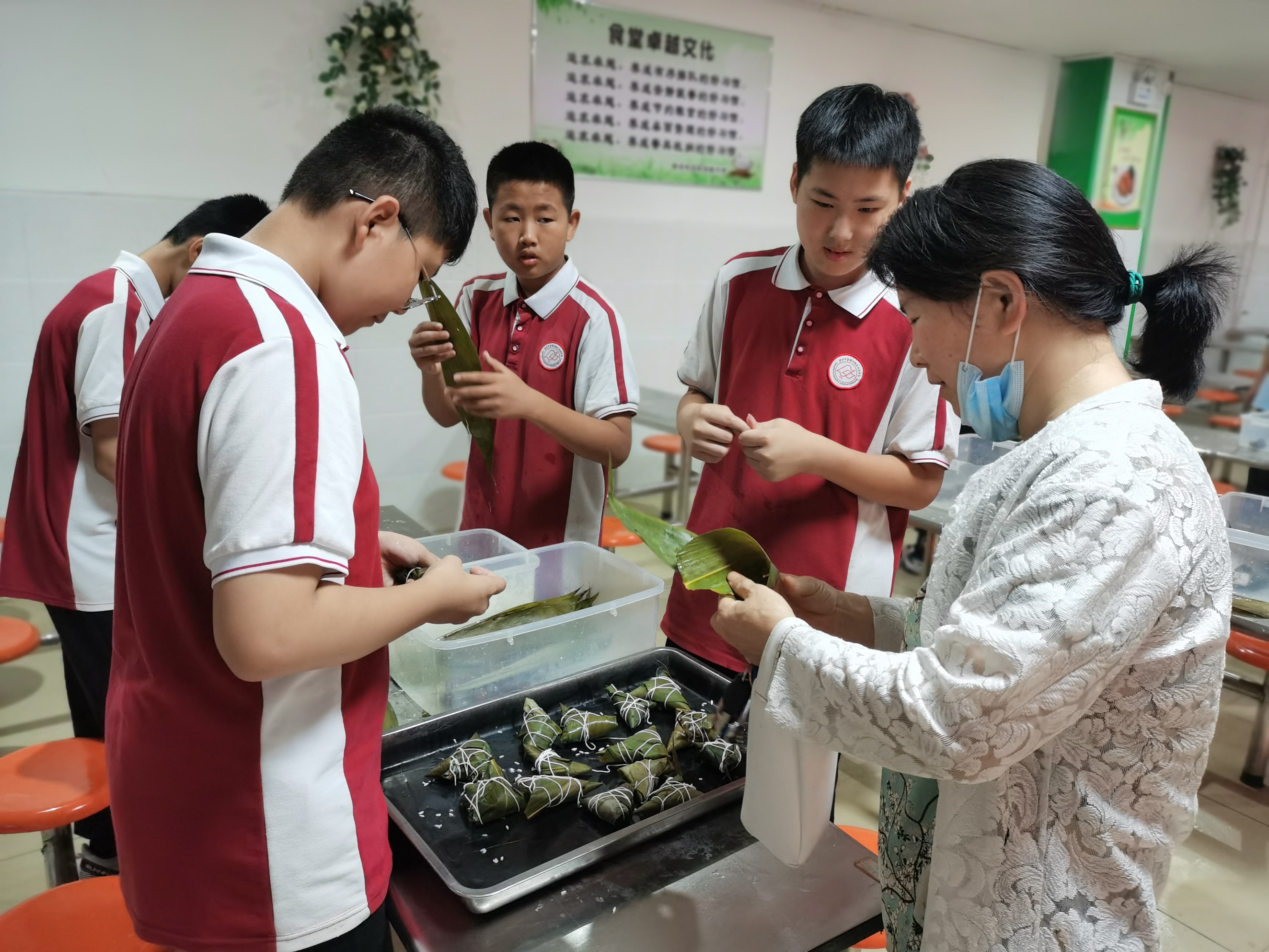 端午节吃粽子的来历_端午粽子来历节吃的是什么_端午节要吃粽子的来历