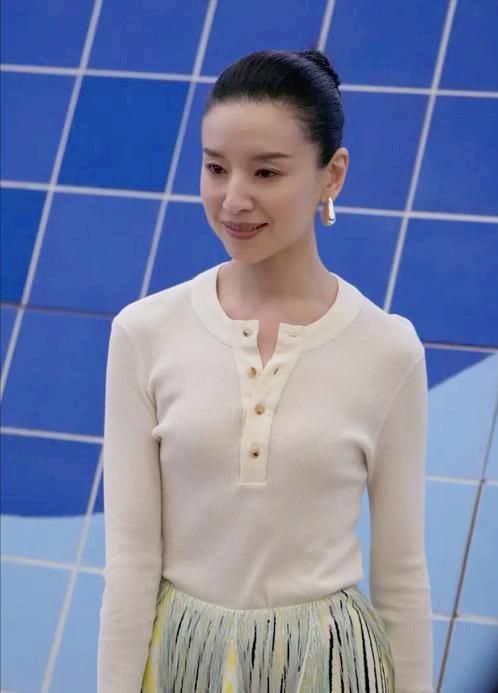 美女凸点_凸点_胡凯莉凸点