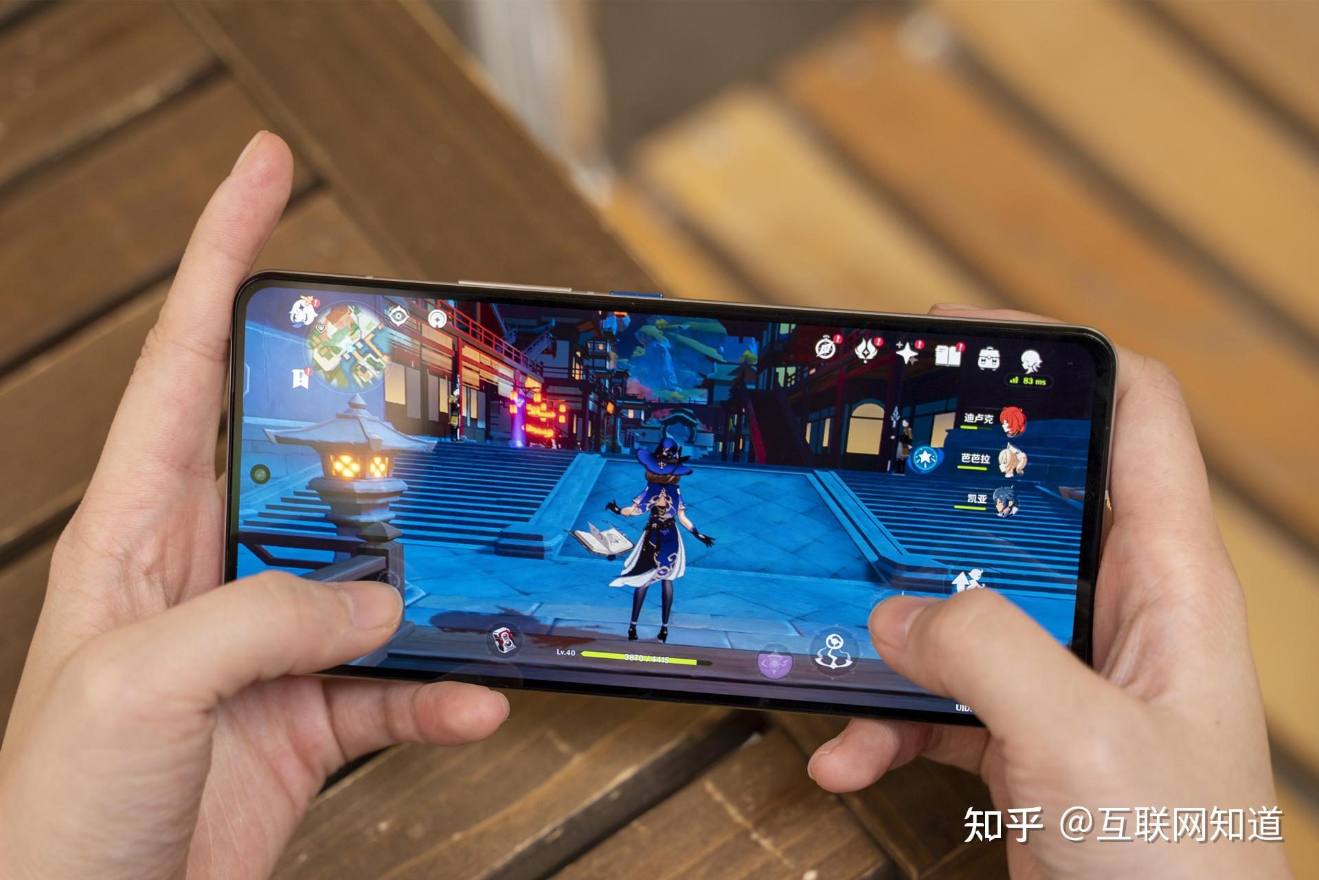 手机游戏有多大-手机游戏：不可或缺的社交新宠