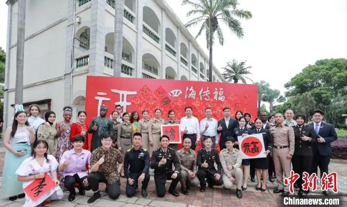 能玩外服手游的app_手机能玩外服吗游戏_能玩外服手机游戏的加速器