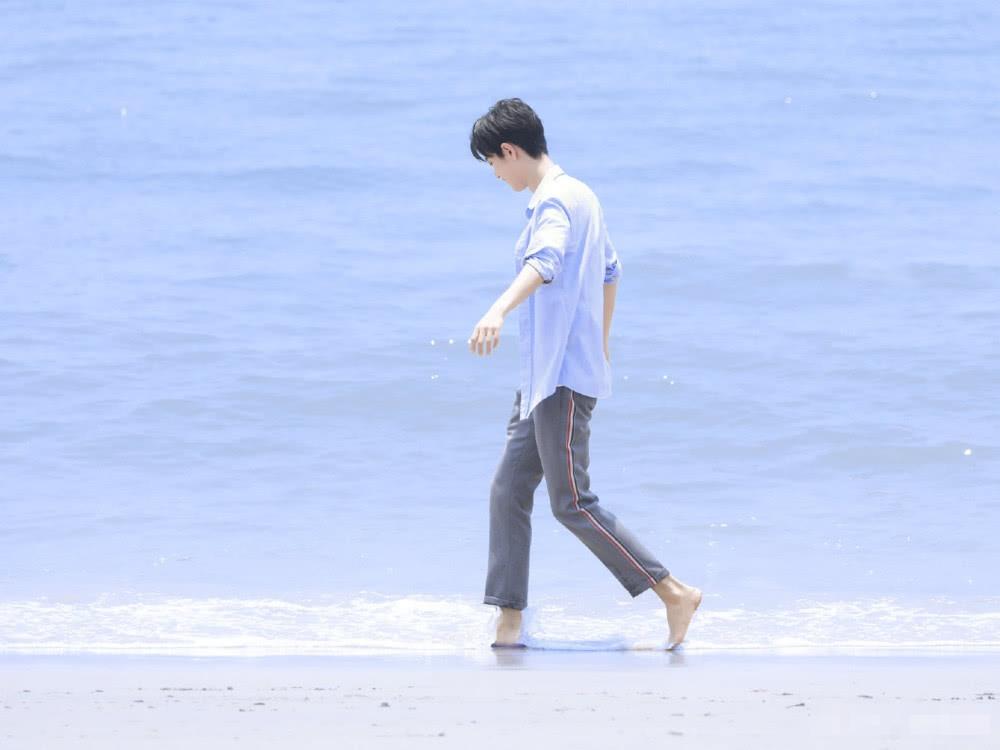榎本恵：一个温柔的名字，如春风拂过带来温暖和希望