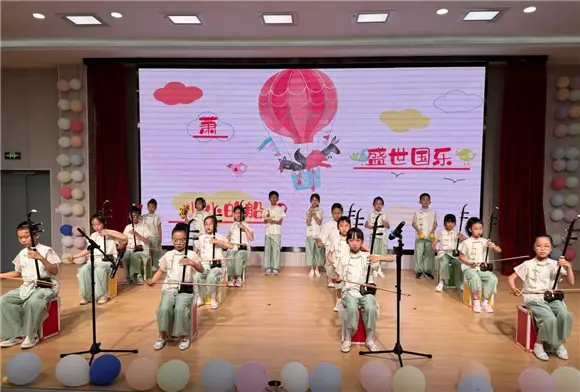 古筝女生手机游戏叫什么_古筝游戏手机版_手机游戏女生古筝