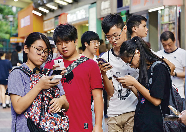 玩游戏手机版_手机玩游戏app_手机游戏根本玩不下手游