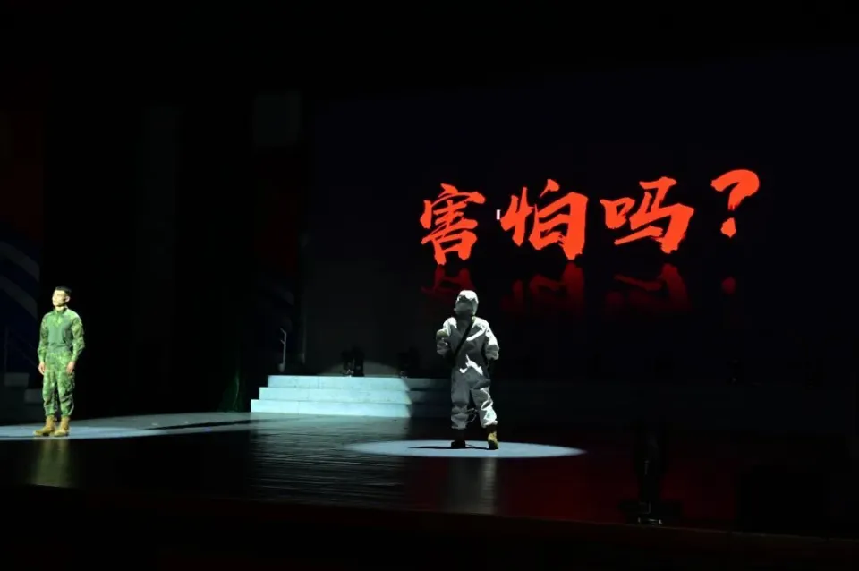 穿越时空之君吾令-君吾令：穿越时空，探寻被遗忘的英雄与生命的
