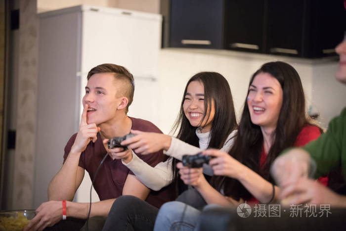 玩的游戏真人_手机真人游戏软件_真人游戏多人游戏推荐手机