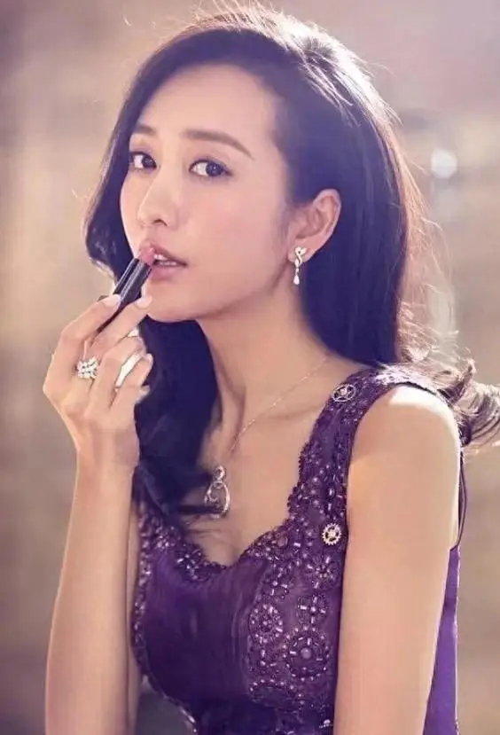 手机涩气游戏让人又爱又恨，沉迷其中真的值得吗？